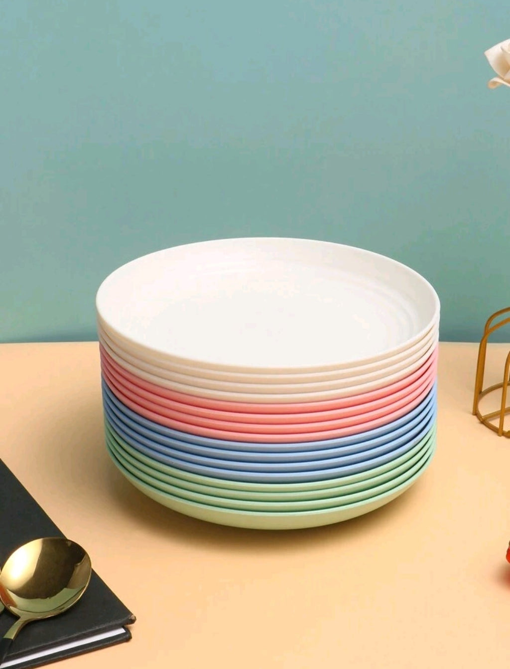 Plastic Plates/Salad Plates